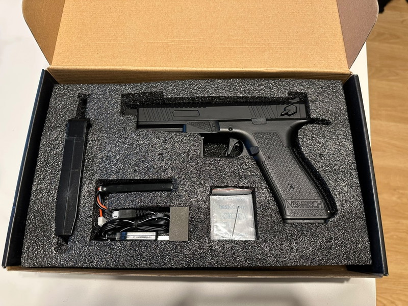 NOVRITSCH SSE18 AEP/elektrisch pistool + accu, oplader & doos voor 60 EUR – 1. kép