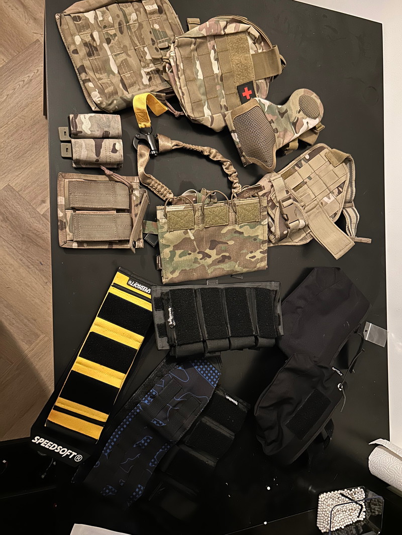 Image 1 for Pouches