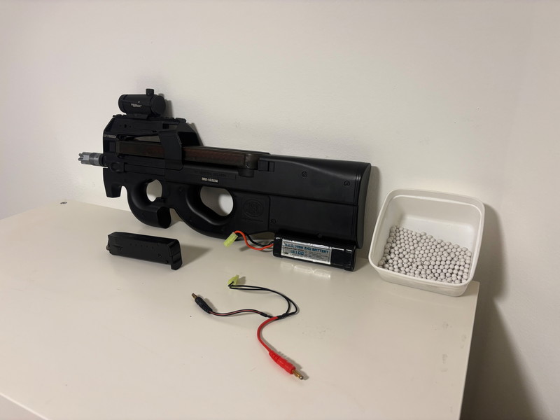 Imagen 1 de FN Herstal P90 Submachine