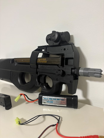 Imagen 2 de FN Herstal P90 Submachine