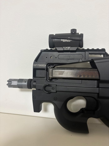 Imagen 4 de FN Herstal P90 Submachine