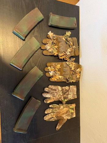 Afbeelding 7 van Custom leaf suit STALKER met veel toebehoren
