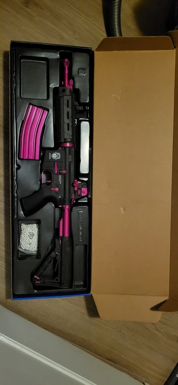 Bild 3 für G&G GR4 G26 Airsoft Electric Blowback AEG Rifle - Black / Pink