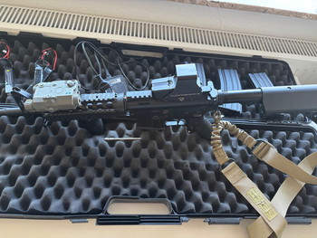 Afbeelding 3 van M4A1 Begadi Umbau, 3 Magazine, 2 Akkus und Waffenkoffer