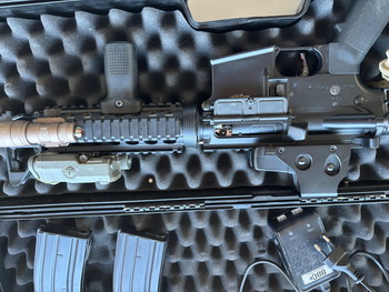 Afbeelding 5 van M4A1 Begadi Umbau, 3 Magazine, 2 Akkus und Waffenkoffer