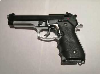 Afbeelding 2 van Replica - GBB Pistol : M9 Beretta .... te koop in hele goede staat.