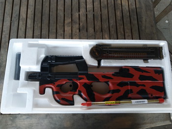 Afbeelding 3 van P90 Red tiger - GEUPGRADE