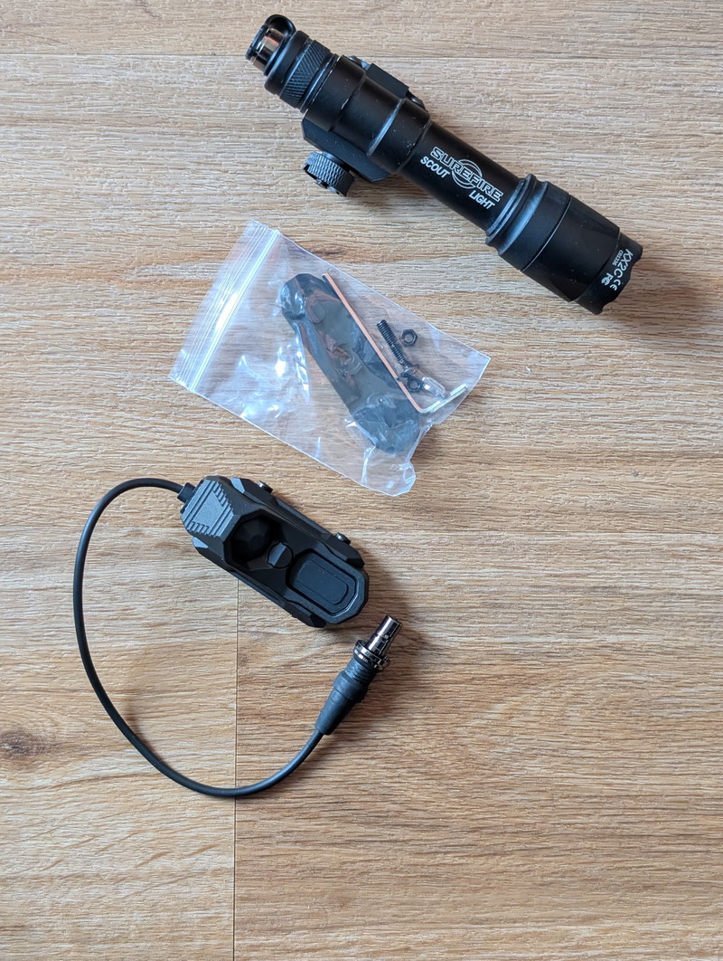 Bild 1 für Surefire M600 Scout Light mit Pressure Switch