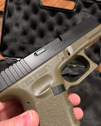 Image 4 for Réplique Glock 32 KJ Works couleur TAN superbe état + malette