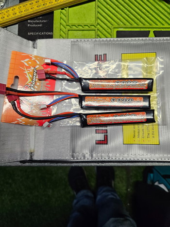 Image 3 pour 3x lipo 11.1v   1100mah