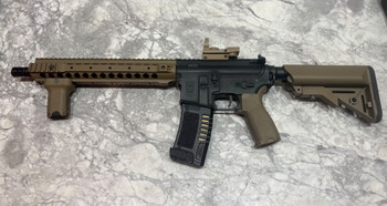 Afbeelding 2 van M4 AR15 | Specna Arms Edge | AEG