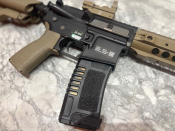 Afbeelding 6 van M4 AR15 | Specna Arms Edge | AEG