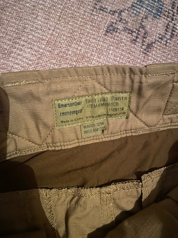 Imagen 4 de 2 pantalones Tactical: tang y gris. Talla M