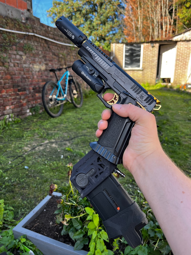 Afbeelding 1 van Hi-capa custom complet