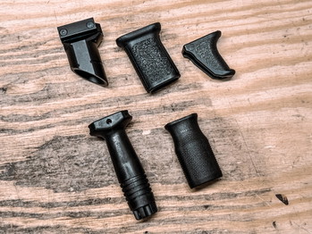 Image 2 for Diverse grips