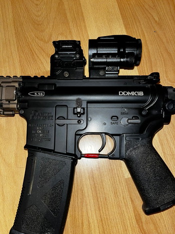 Image 4 for Begadi M4 NOVA Daniel Defense MK18Look  S AEG  Voll getunt Schalldämpfer Red Dot mit Booster 5 Mag.