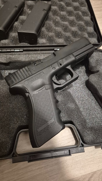 Bild 2 für Umarex Glock 17 gen 4 - zo goed als nieuw