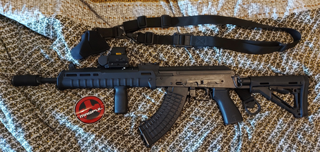 Afbeelding van LCT AK met realsteel MAGPUL accessoires