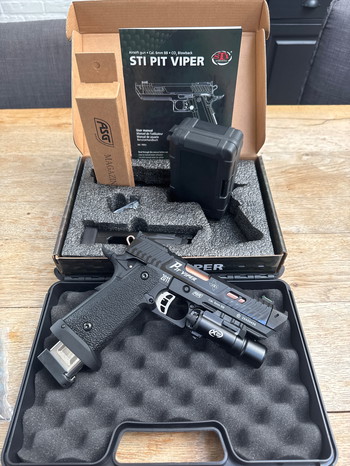 Afbeelding 2 van 2011 combat master pit viper (GLOEDNIEUW)