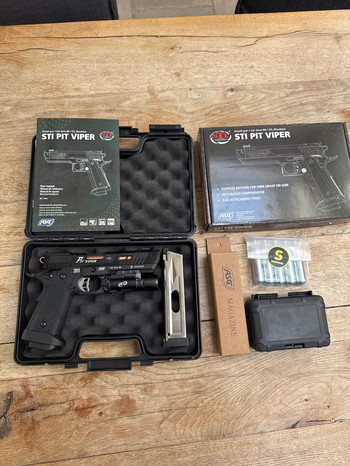 Afbeelding 3 van 2011 combat master pit viper (GLOEDNIEUW)