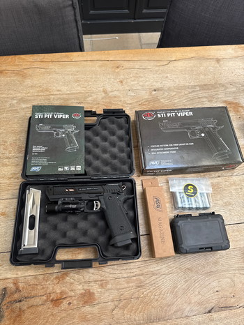 Afbeelding 4 van 2011 combat master pit viper (GLOEDNIEUW)