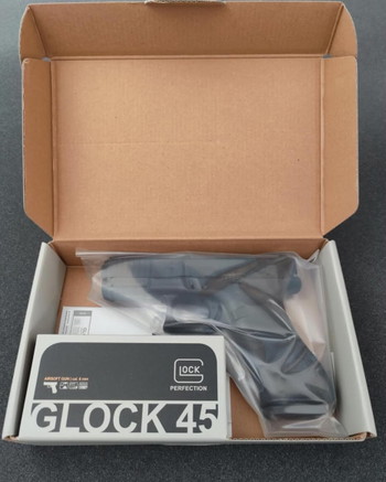 Image 4 for New Umarex Glock 45 gen 5 + 2 mags