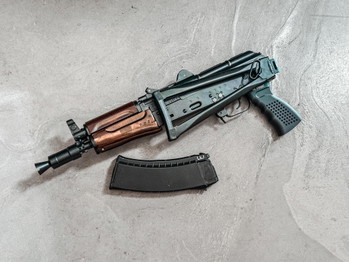 Bild 2 für VFC AKS74U + MLOK Handguard