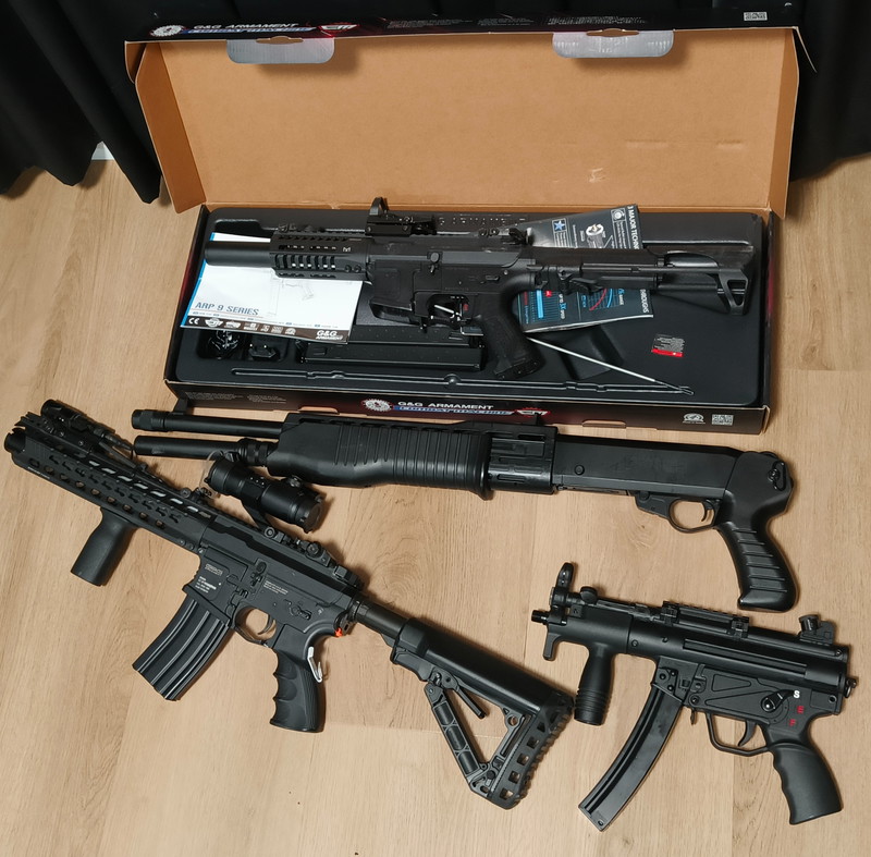 Image 1 for Diverse replica,s m4,mp5k, arp9 en spas 12 gezamenlijk of apart te koop