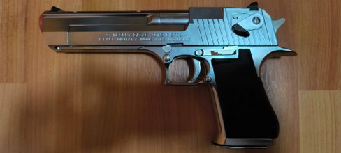 Afbeelding van Desert Eagle plateada