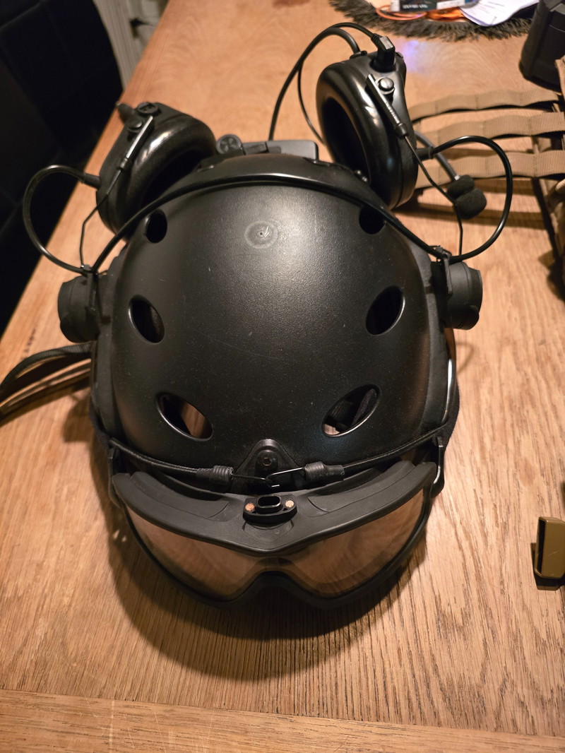 Image 1 for nette plate carrier van warrior assault systems en helm!