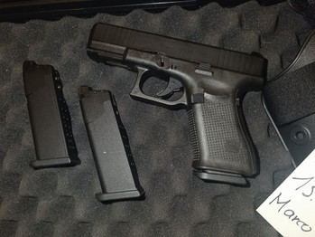 Image 2 for VFC Glock 19 Gen. 5 + Safariland Holster