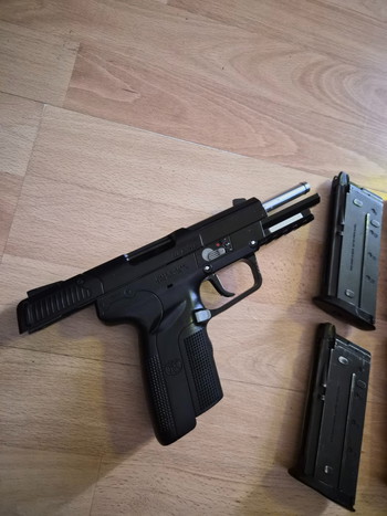 Image 3 pour Five-Seven Tokyo Marui