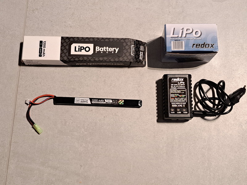 Image 1 pour Specna Arms 7.4v lipo + oplader