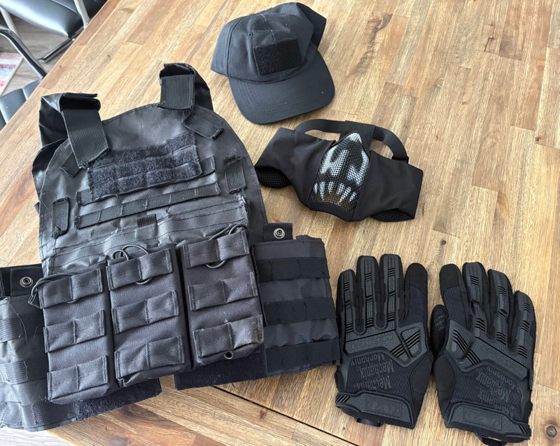 Image 1 for Tactical vest, handschoenen, gezicht masker