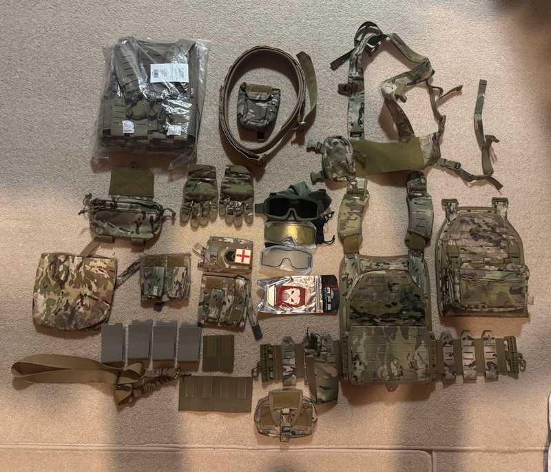 Afbeelding 1 van For Sale: Unused Tactical Gear Bundle