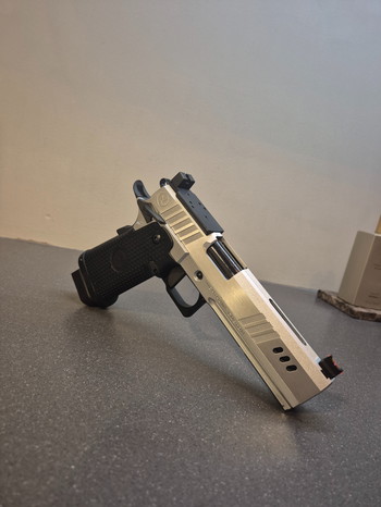 Imagen 4 de RWA Nighthawk Custom DBS9 2011