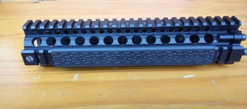 Image 2 pour Orig. Daniel Defense MK18 9,5 Handguard/DD Rail Panel (This is a real steel handguard, not a clone)