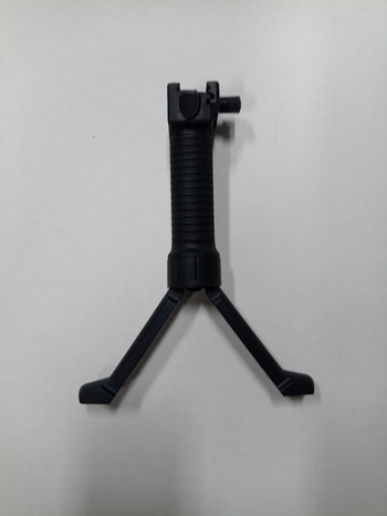 Afbeelding 2 van Spring eject bipod grip