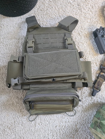 Afbeelding 3 van Plate carrier en chest rig + accessories