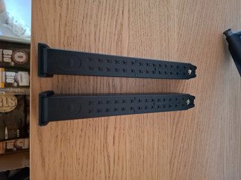 Image 2 for 2x Glock Extended Mags