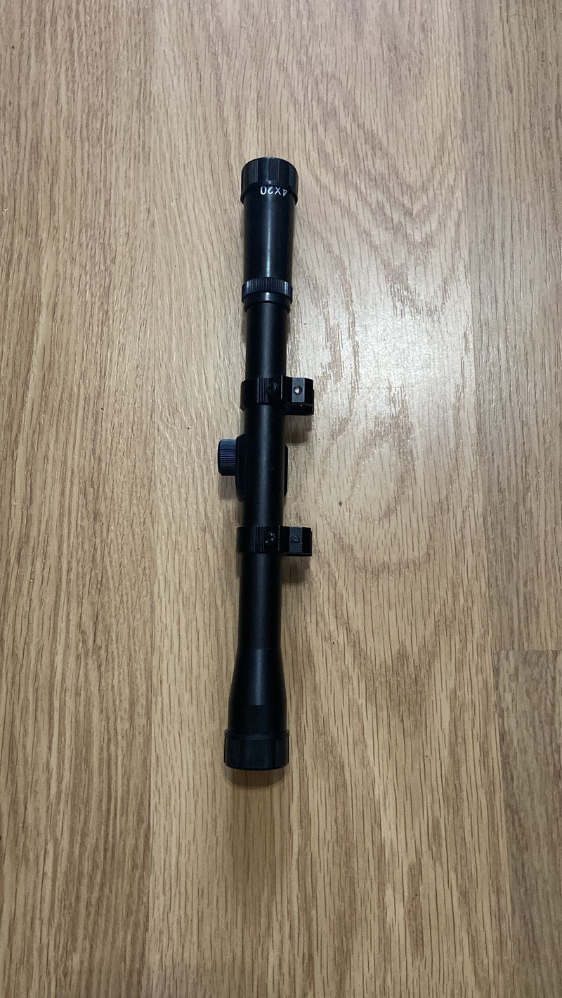 Bild 1 für Afstelbare 4x20 Sniper Scope met picatinny ris rail mount en lens covers zwart