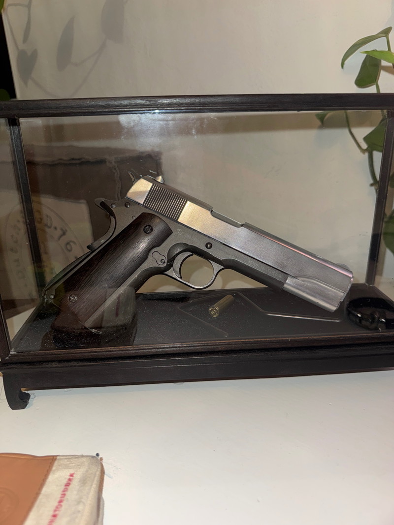 Afbeelding 1 van 1911 2 mags leak