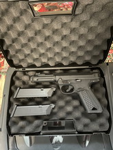 Image for AAP-01 GBB sidearm + extra mag en toebehoren