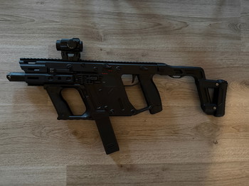 Image 2 for Geüpgrade Krytac KRISS Vector AEG (1.15 J) met LAYLAX upgrades, Acetech Brighter CS tracer & meer (totale nieuwprijs 1150 euro)!