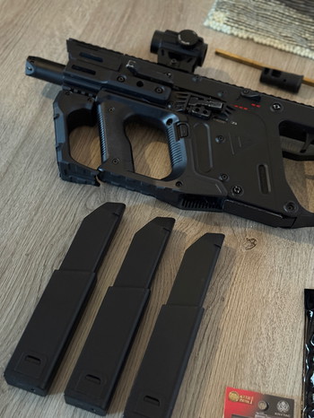 Image 5 for Geüpgrade Krytac KRISS Vector AEG (1.15 J) met LAYLAX upgrades, Acetech Brighter CS tracer & meer (totale nieuwprijs 1150 euro)!