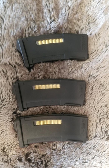 Afbeelding 5 van Novritsch ssr-15 ONGEBERUIKT met 3 high cap magazines, mounted flashlight, for grip, holo sight en sling.