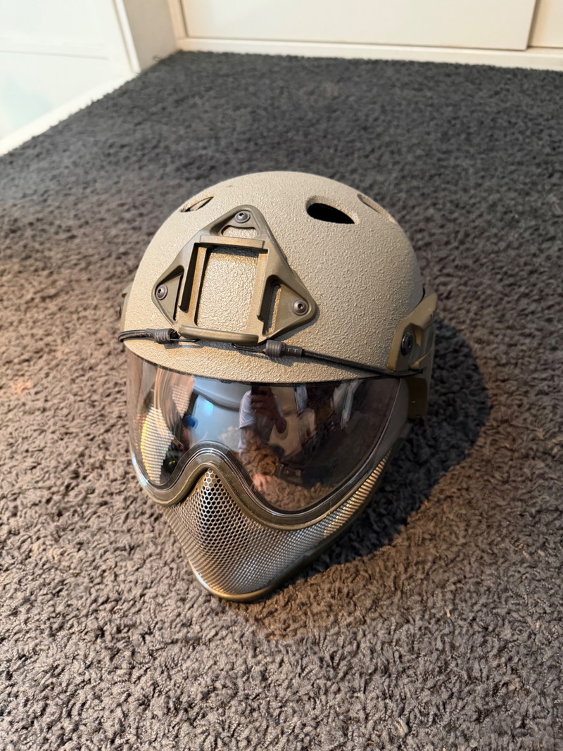 Image 1 for Warq helmet