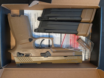 Bild 2 für Sig Sauer M17 GBB incl. 2 mags