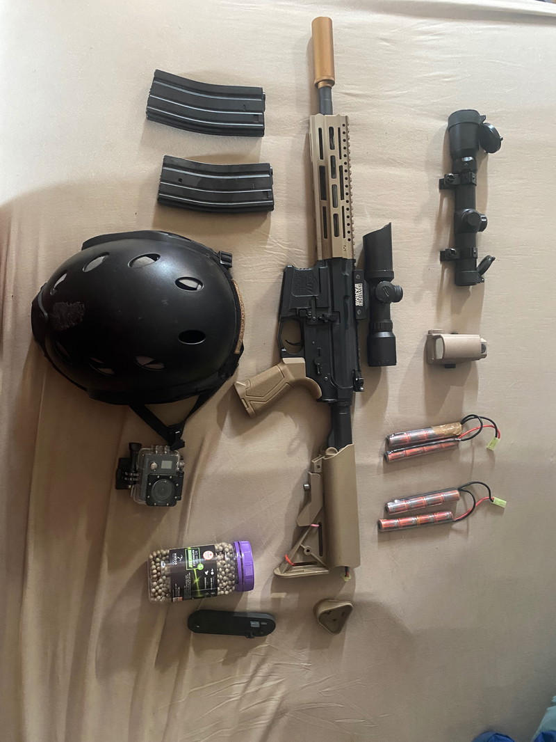 Afbeelding 1 van Airsoft aeg cm16 raider2.0 met toebehoeren