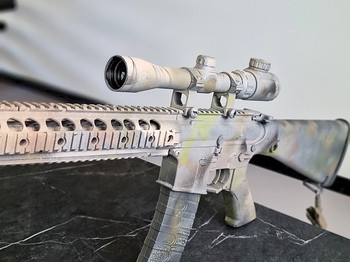 Image 3 pour CYMA Sport M16A4 RAS AEG + extra's